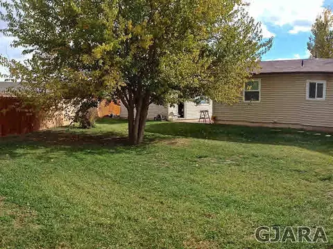 404 N Maple St, Fruita, CO 81521 photo 2