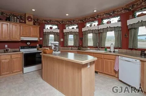 4557 W Rd, De Beque, CO 81630 photo 6