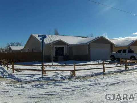 204 S Apple St, Fruita, CO 81521 photo 2
