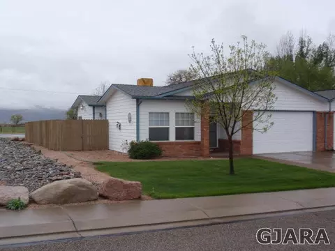 460 Phyllis Dr, Fruita, CO 81521 photo 2