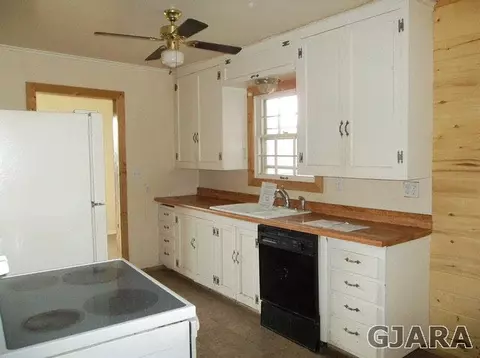 213 S Stanolind Ave, Rangely, CO 81648 photo 4