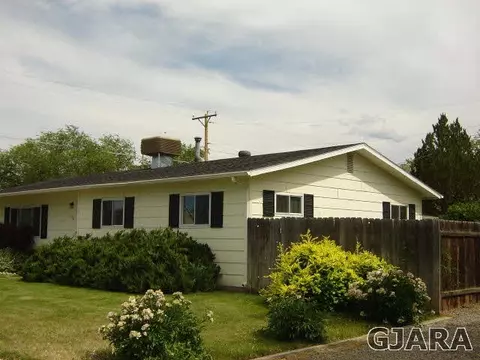 106 W Roberson Dr, Fruita, CO 81521 photo 3