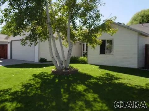 1118 Walnut St, Fruita, CO 81521 photo 2