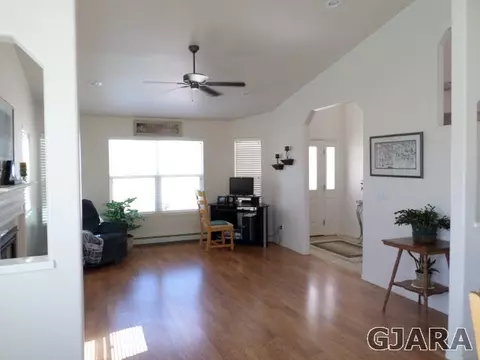 401 W Sunset Dr, Fruita, CO 81521 photo 2