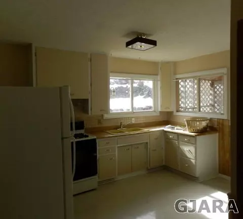 308 High St, Collbran, CO 81624 photo 8