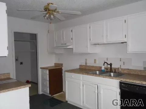 565 E Good Hope Cir #B, Clifton, CO 81520 photo 4