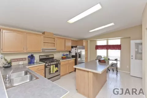 401 Pendleton St, Palisade, CO 81526 photo 8