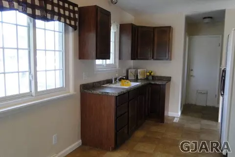 208 W Roberson Dr, Fruita, CO 81521 photo 2