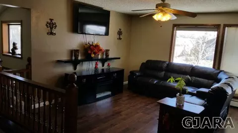 521 N Cherry St, Fruita, CO 81521 photo 2