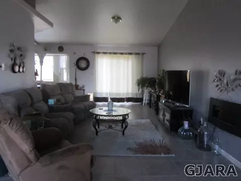 533 Mica Dr, Fruita, CO 81521 photo 2