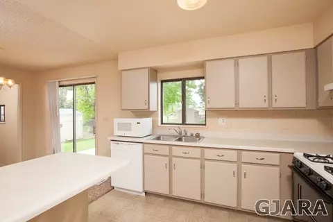 435 E Concord Dr, Fruita, CO 81521 photo 5