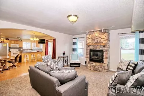 1002 Ed Ct, Fruita, CO 81521 photo 5