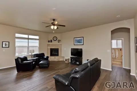 450 Juniper St, Fruita, CO 81521 photo 3