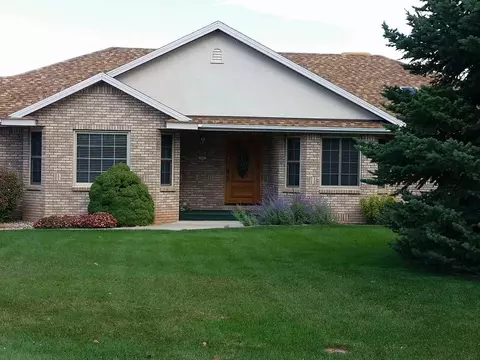 558 E Saddle Dr, Grand Junction, CO 81507 photo 2