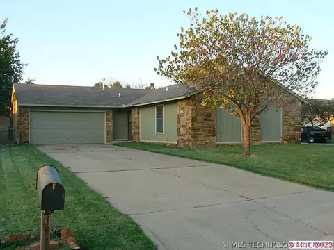 1379 140th St, Glenpool, OK 74033 photo 1