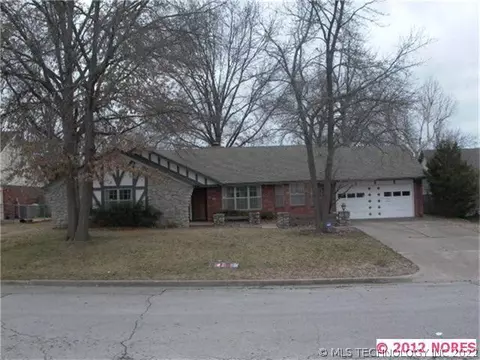 6520 E 56th Pl, Tulsa, OK 74145 photo 1