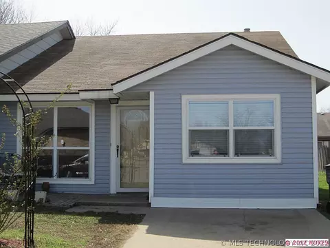 702 E 141st Pl, Glenpool, OK 74033 photo 1