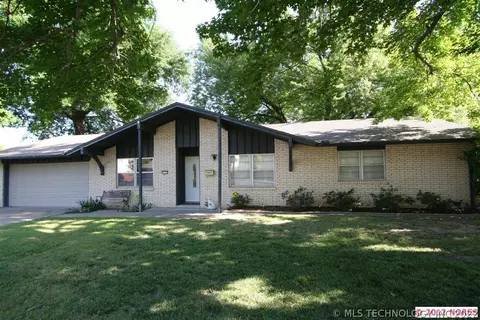 1731 E 56th St, Tulsa, OK 74105 photo 1