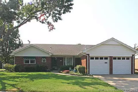 9202 E 26th Pl, Tulsa, OK 74129 photo 1