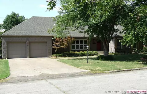 3741 47th St, Tulsa, OK 74135 photo 1