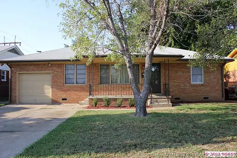 8909 E Marshall Pl, Tulsa, OK 74115 photo 1