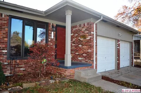 1534 E 55th Pl, Tulsa, OK 74105 photo 1