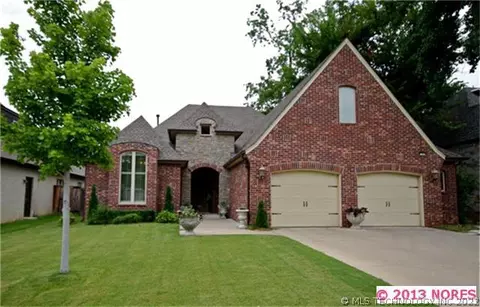 1435 S 33rd St, Tulsa, OK 74105 photo 1
