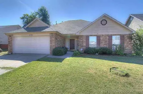 1130 E 138th St, Glenpool, OK 74033 photo 1