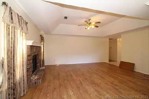 1130 E 138th St, Glenpool, OK 74033 photo 4