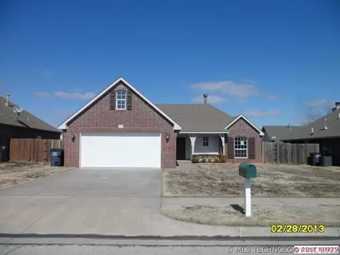 1219 E 146th St, Glenpool, OK 74033 photo 1