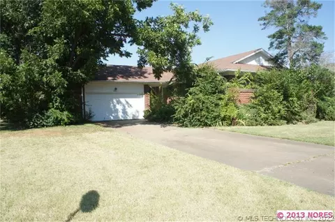 6701 E 26th Ct, Tulsa, OK 74129 photo 1