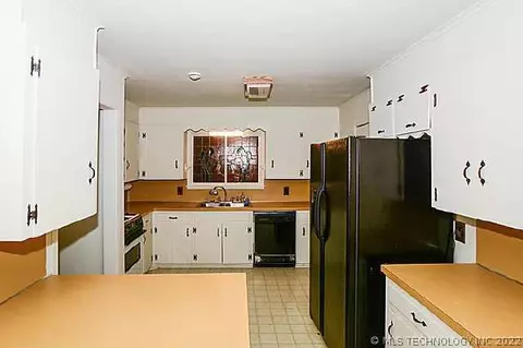 7902 E 27th Ct, Tulsa, OK 74129 photo 11
