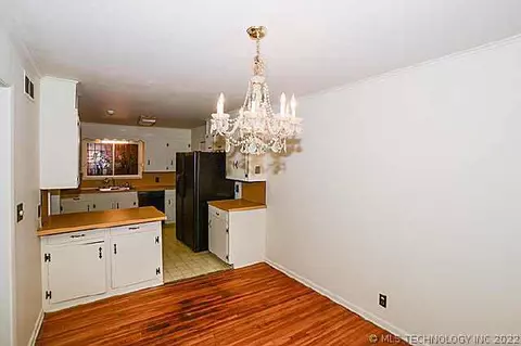 7902 E 27th Ct, Tulsa, OK 74129 photo 8