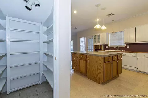 491 E 142nd Pl, Glenpool, OK 74033 photo 12