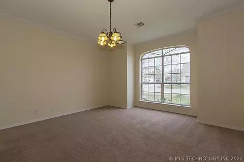 491 E 142nd Pl, Glenpool, OK 74033 photo 3