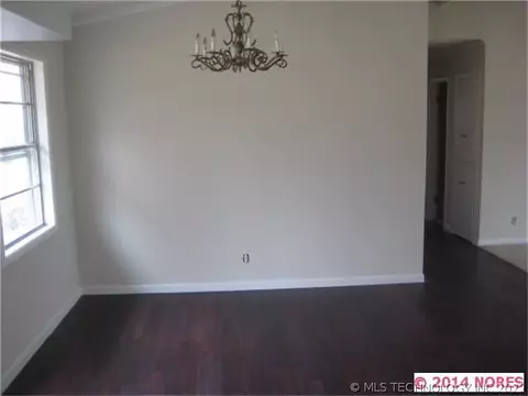 5443 E 19th St, Tulsa, OK 74112 photo 3