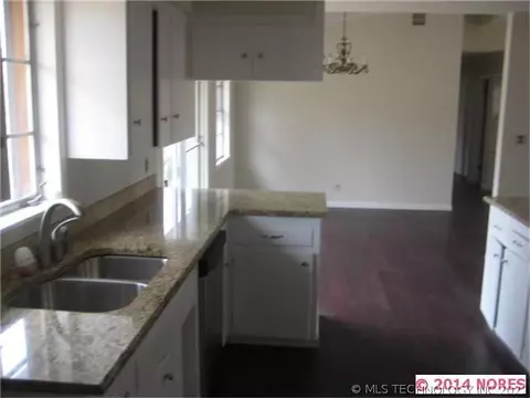 5443 E 19th St, Tulsa, OK 74112 photo 7