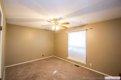 12457 E 36th St, Tulsa, OK 74136 photo 16