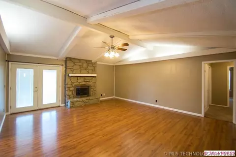 12457 E 36th St, Tulsa, OK 74136 photo 2