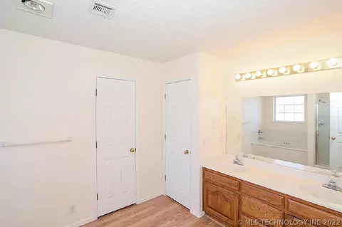 9225 E 97th Pl, Tulsa, OK 74133 photo 13