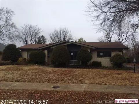 6843 E 56th St, Tulsa, OK 74145 photo 1