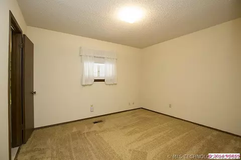 9244 E 58th St, Tulsa, OK 74145 photo 14