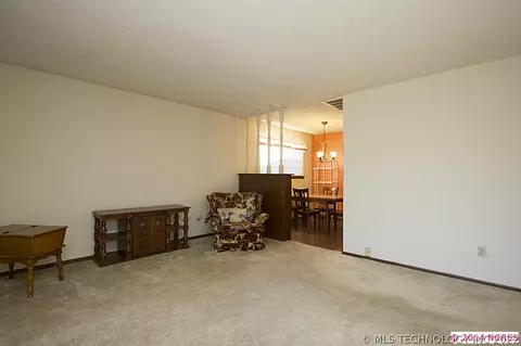 9244 E 58th St, Tulsa, OK 74145 photo 6