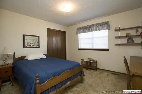 9244 E 58th St, Tulsa, OK 74145 photo 17