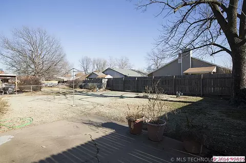 9244 E 58th St, Tulsa, OK 74145 photo 22