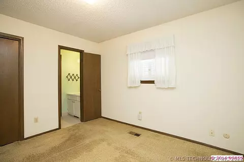 9244 E 58th St, Tulsa, OK 74145 photo 15