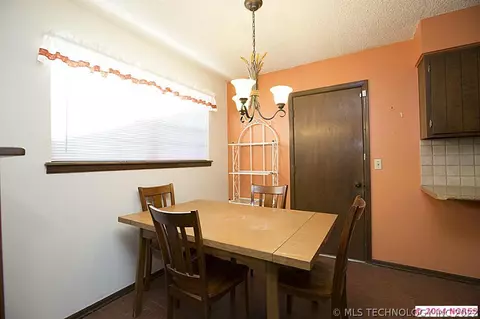 9244 E 58th St, Tulsa, OK 74145 photo 7