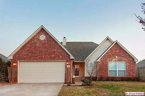 8405 E Lansing St, Broken Arrow, OK 74014 photo 1