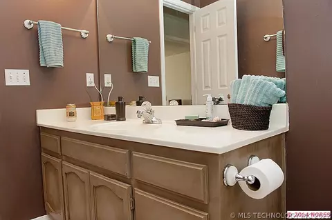 8405 E Lansing St, Broken Arrow, OK 74014 photo 17