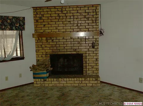 1502 4th Ave, Warner, OK 74469 photo 4